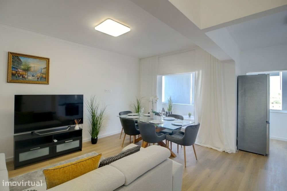 Apartamento T3 Totalmente Renovado, mobilado e com Vista Mar em Olhão