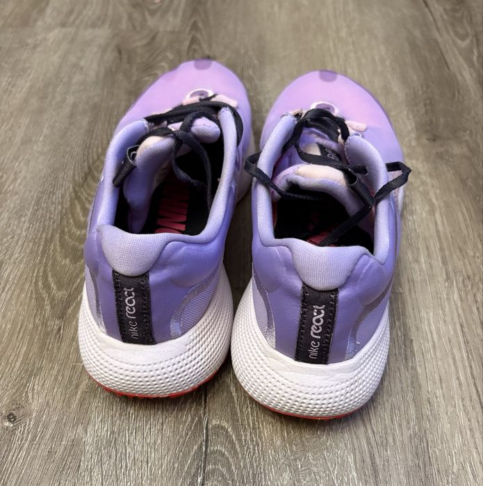 Кросіки жіночі Nike в чудовому стані, оригінал, 24 см