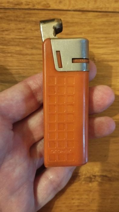 Запальничка газовая б/у