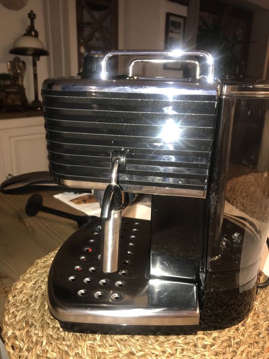 Ekspres ciśnieniowy Delonghi ECZ351BK 15b 1100W