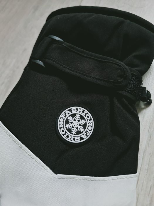 Piękne rękawice narciarskie dotykowe basic funkcjonalne futro górskie