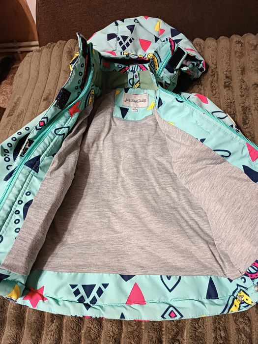 Курточка на девочку