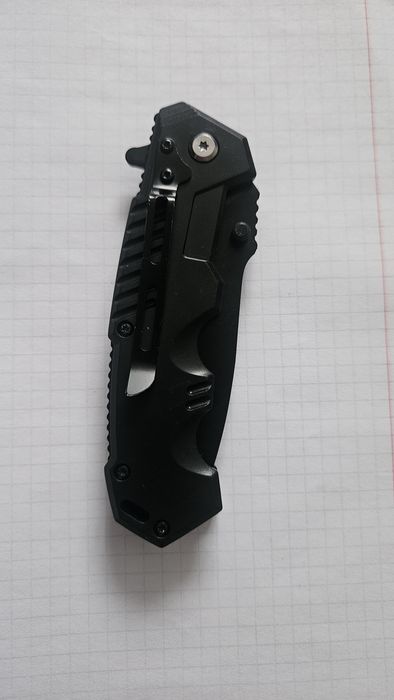 Портативний багатофункціональний туристичний ніж