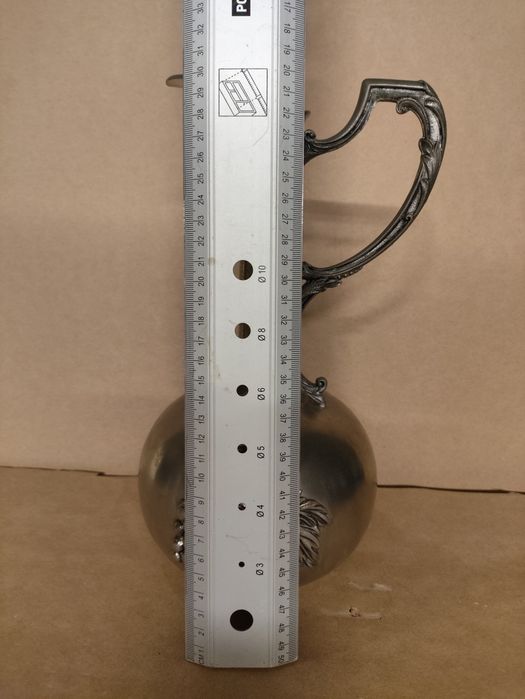 Peça decorativa em estanho