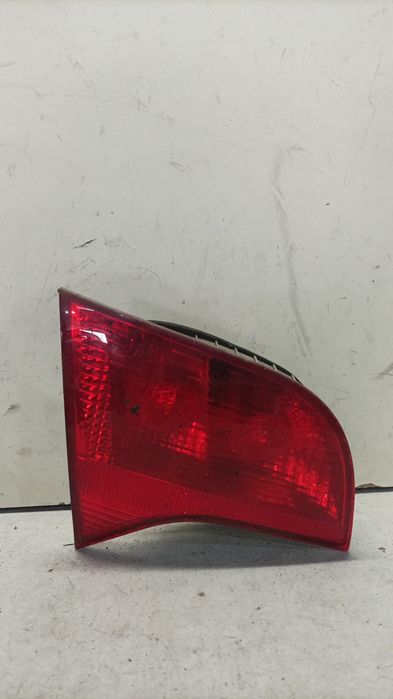 Farolim da mala esquerdo AUDI A4 (8EC, B7)