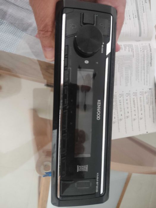 Rádio Kenwood para carro. Com colunas