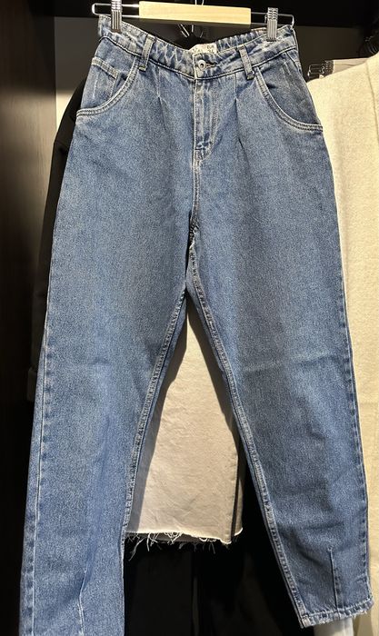 Джинси моми, балони