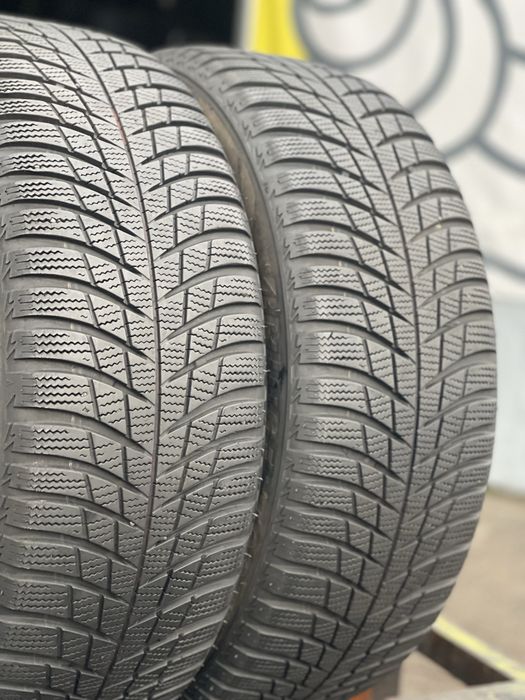 Шини Зимові 2шт 215/55 R17 Bridgestone Blizzak Lm001