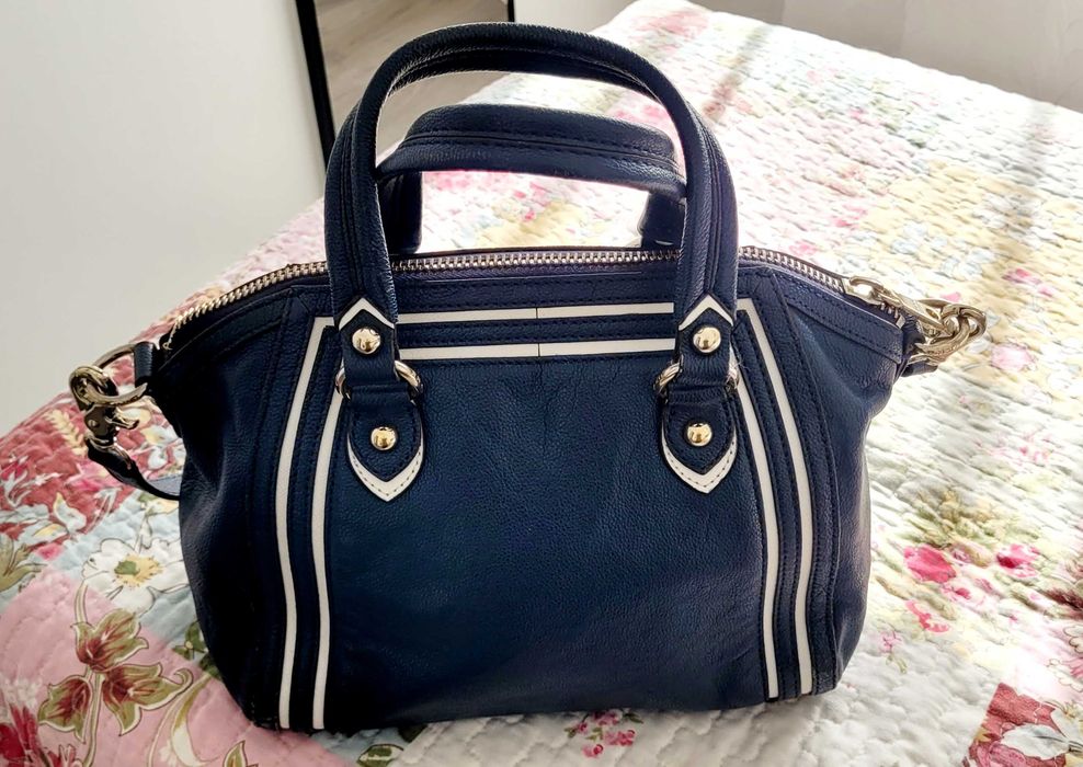 Mala DKNY azul bem estimada