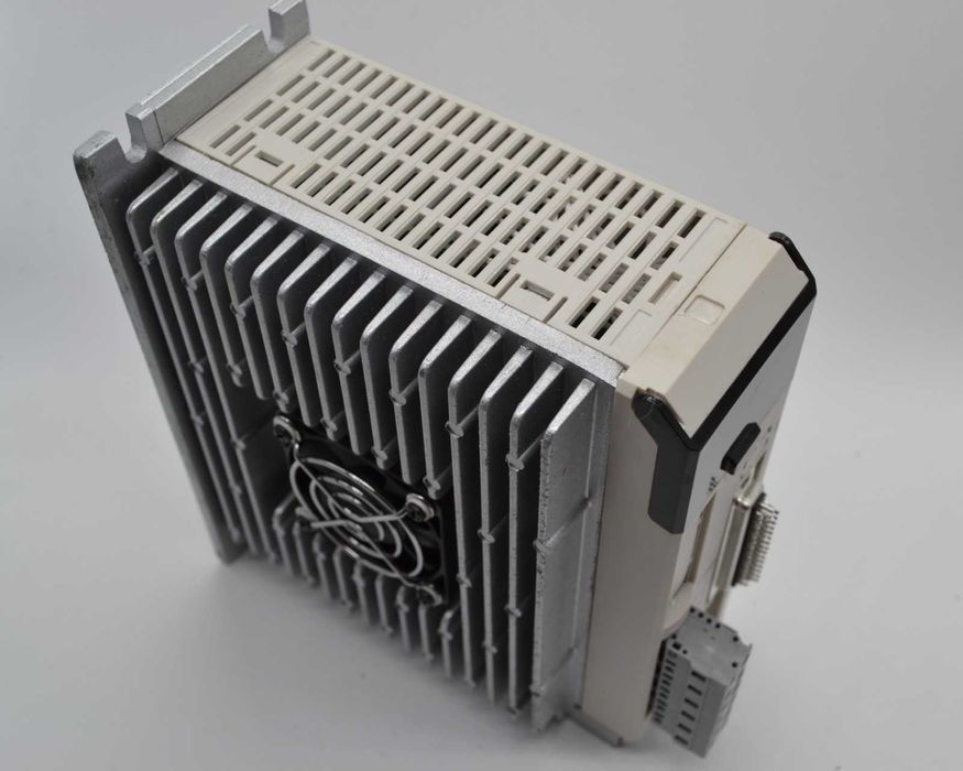 Гібридний серво драйвер HSS758 AC