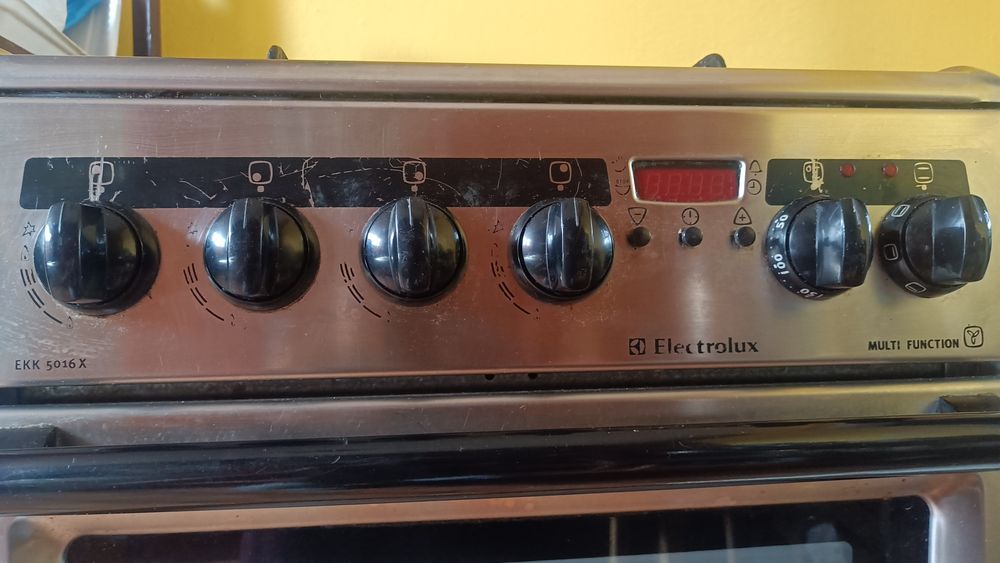 Kuchenka gazowo-elektryczna Electrolux EKK 5016X (Inox) – Sprawna