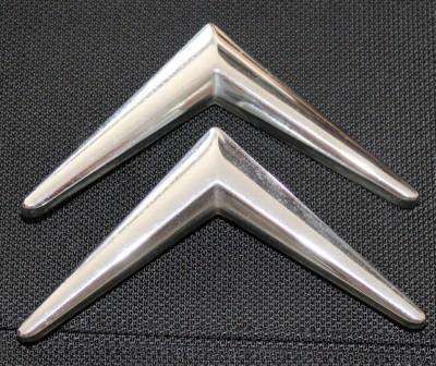 Diverso material para carro