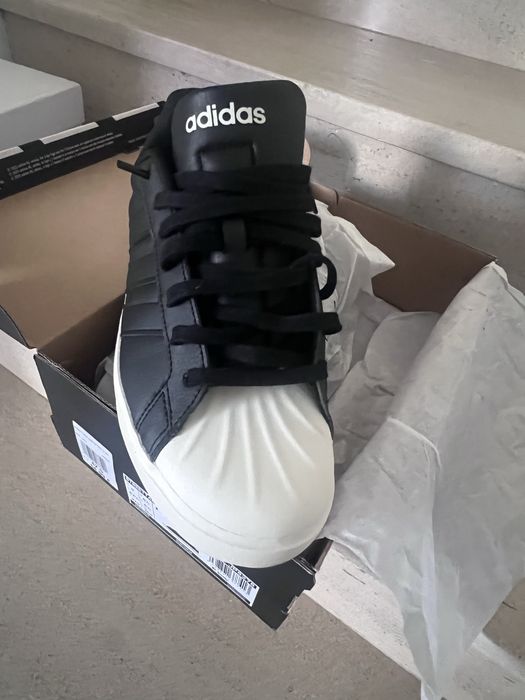 Tenis adidas excelente qualidade