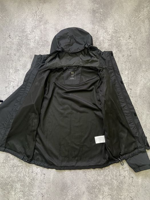 Вітровка Helly Hansen на технології Helly Tech Protection
