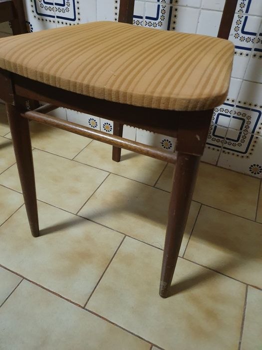 Cadeira vintage bom estado