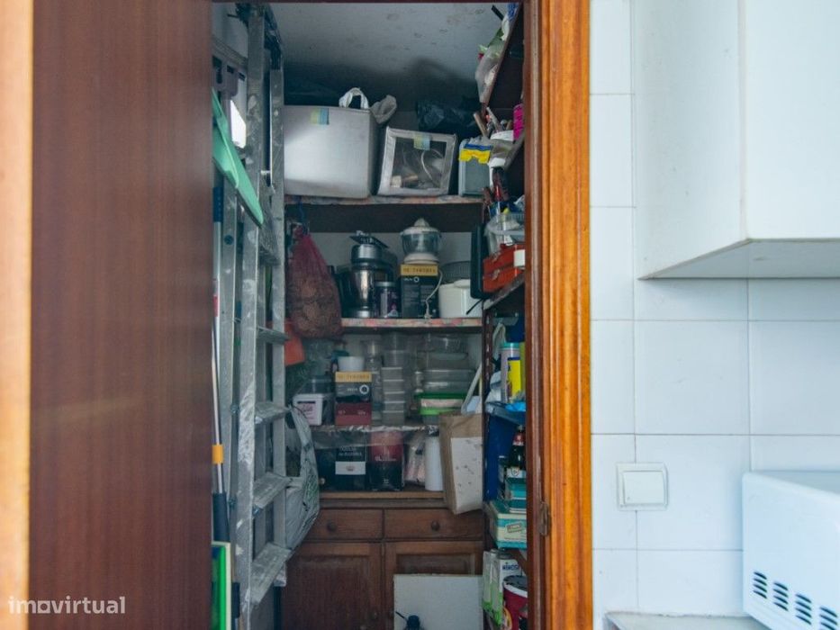 Apartamento T4 em Carnaxide com Vista para Monsanto.