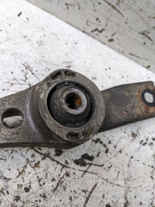 VW Volkswagen Golf IV 4 1.6 Łapa Poduszka Silnika Skrzyni Biegów