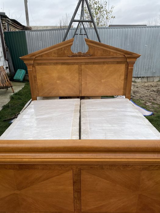 Ліжко масив деревʼяне вінтаж добротне США Європа комод дзеркало