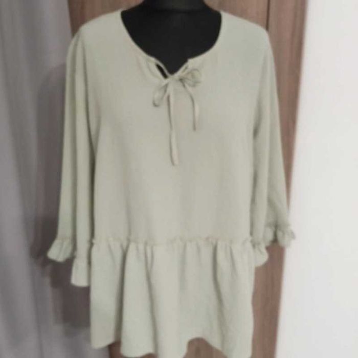 Bluzka elegancka z falbanką miętowa duży rozmiar