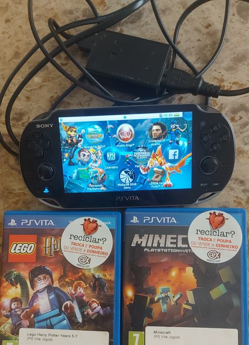 PS Vita OLED (Modelo 1000)+ Carregador + 3 Jogos Físicos (Lego + Minecraft+ Uncharted)