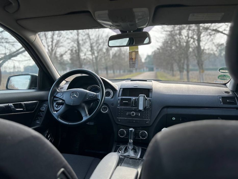 Продам своє авто Mercedes-Benz C-Class 2009