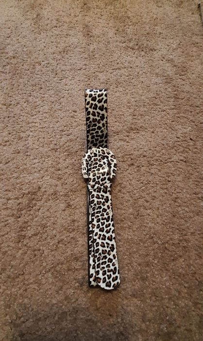 Pasek w cętki damski.