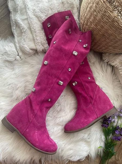 Eleganckie kozaki letnie kamienie skóra zamszowa