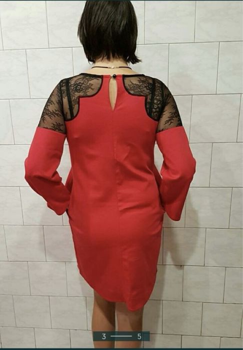 Жіноче плаття червоне