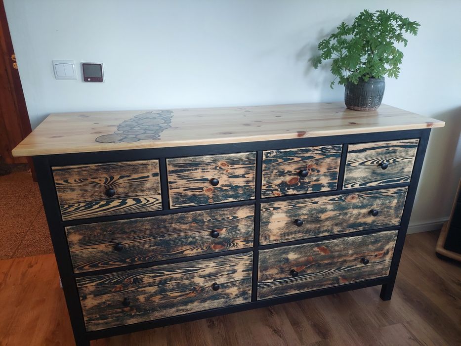 Komoda IKEA  Hemnes, z litego drewna.