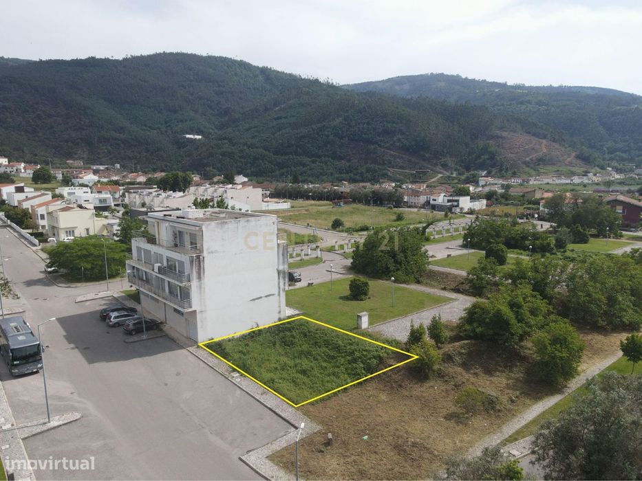 Excellent Construction Plot with Approved Project for 8 Apartments