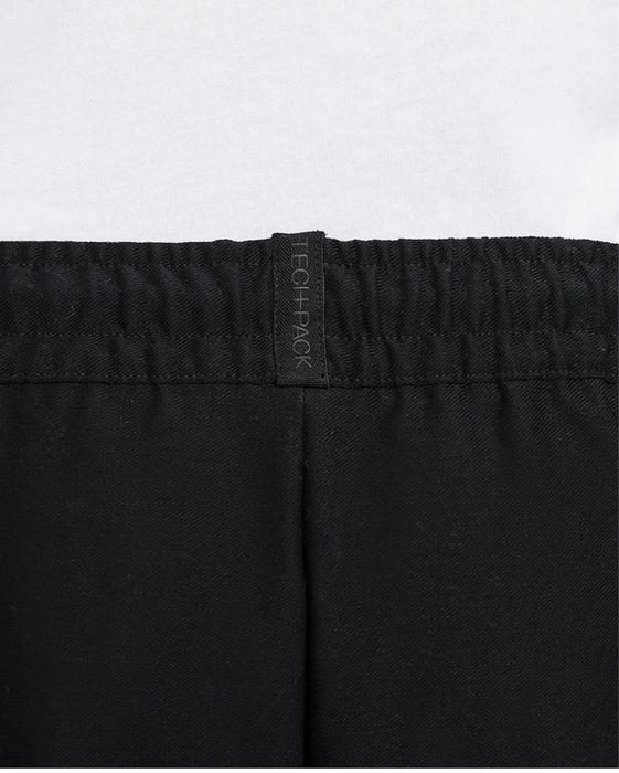 Штани Nike Sportswear DriFit Tech Pack 1 200 грн. Спортивні штани