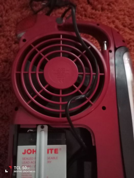 Aparelho antigo com rádio/ lanterna fluorescente/ ventilador .