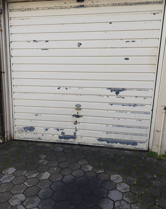 Portão elétrico de garagem Pornova