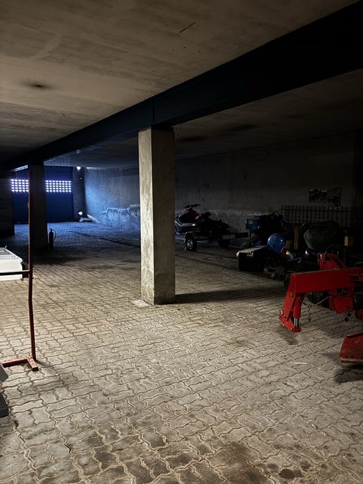 Wynajmę duży podziemny garaż