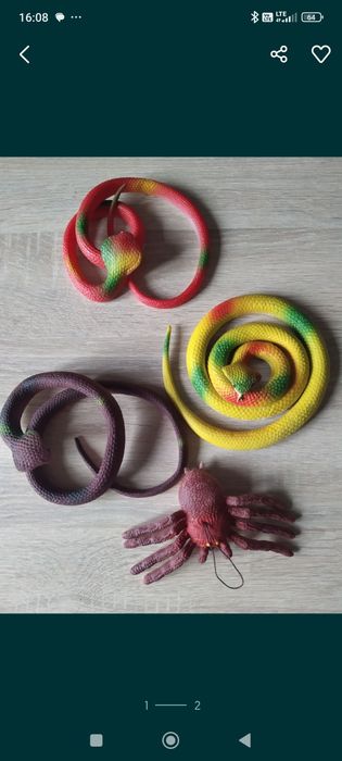 Gumowy brązowy wąż