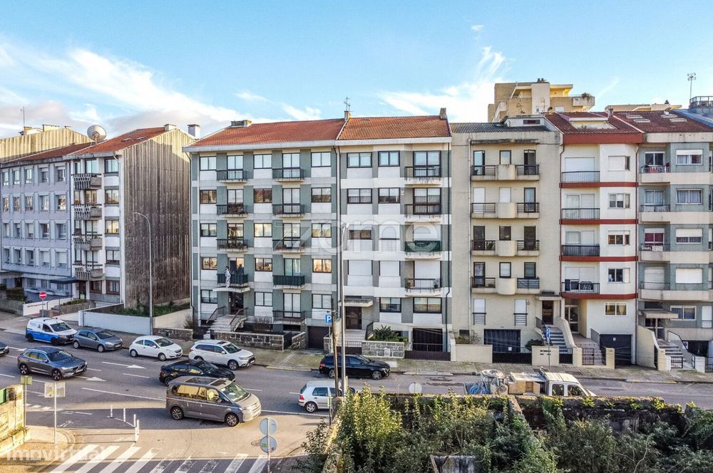 Apart. T2 Duplex com Terraço | Junto à Casa de Saúde da Boavista