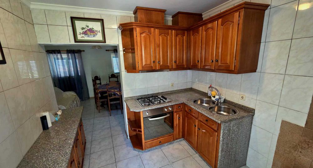 Moradia T2+1 com terreno com 925m²