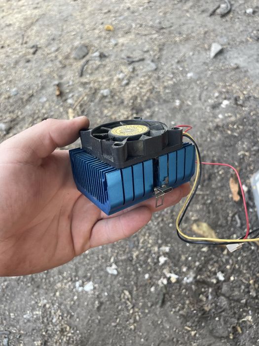 Продам кулер вместе с радіатором на процесор