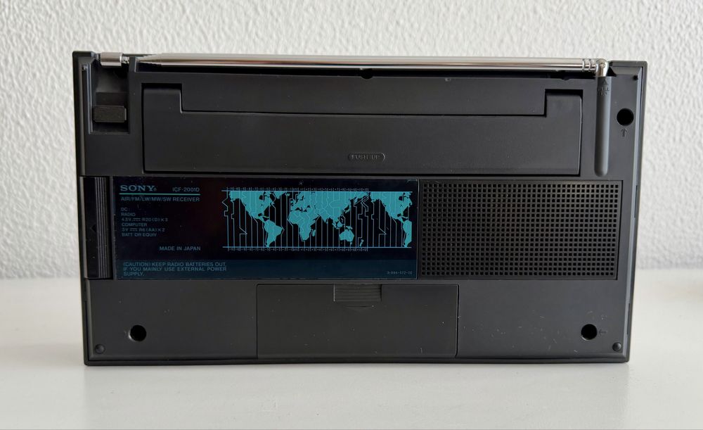 Radio Sony ICF-2001D muitissimo estimado.