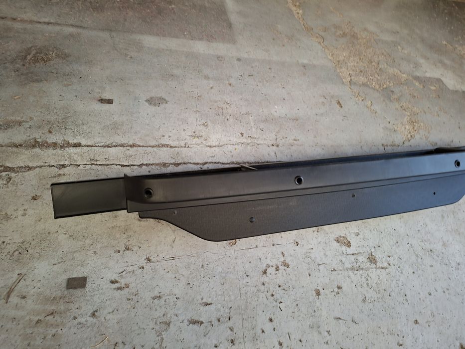 Бампер задній . підніжка - iveco daily   19 -25