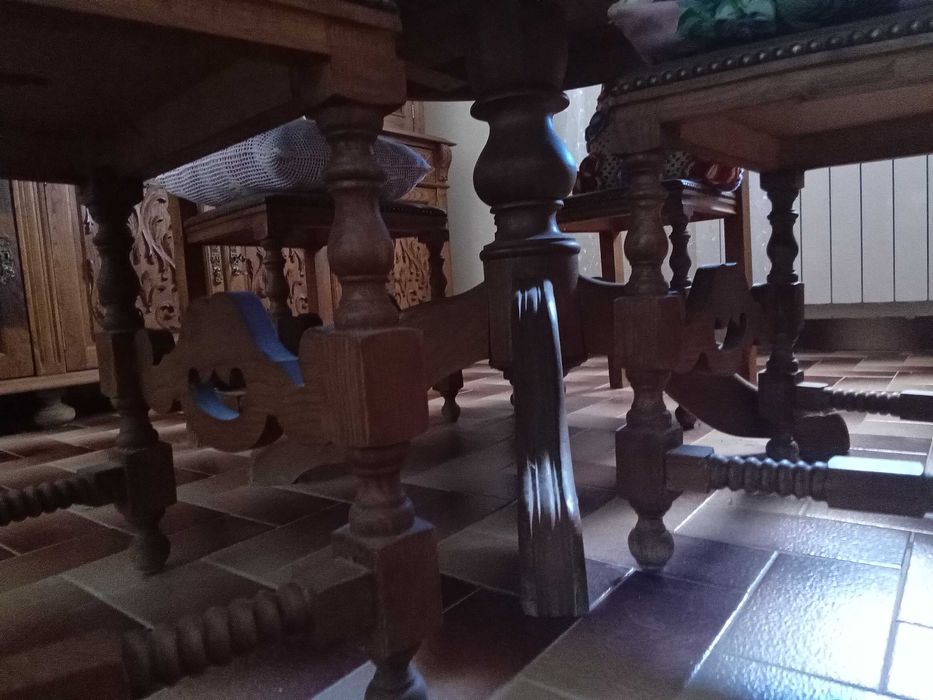 Cadeiras antigas 6 com mesa