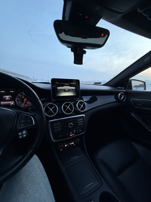 Mercedes CLA 250 4 MATIC    2.0    254 KM