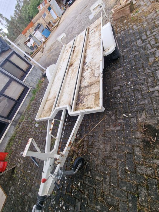 Reboque porta carros com matricula propria