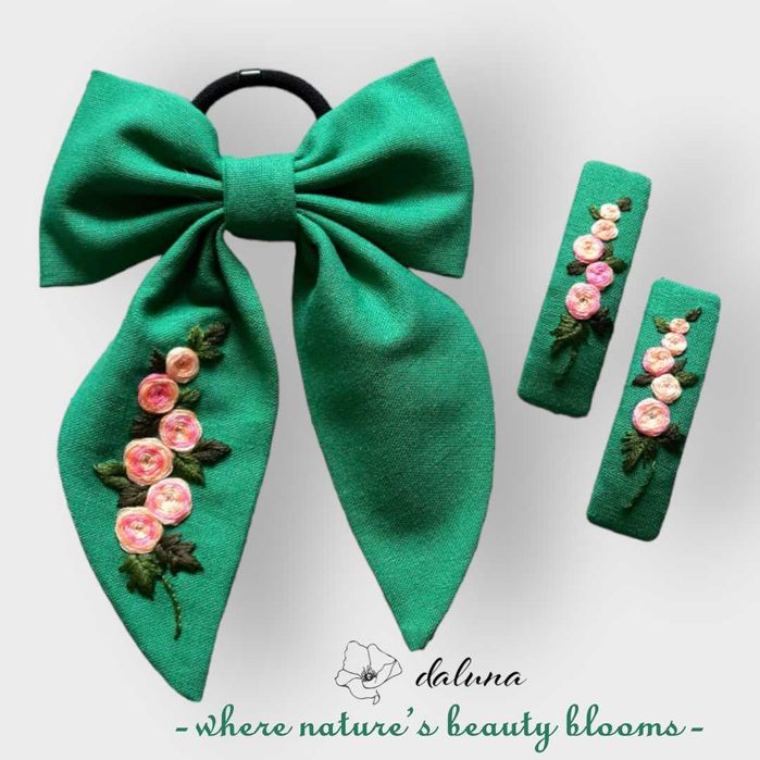 Laço e Ganchos Artesanais Bordados daluna