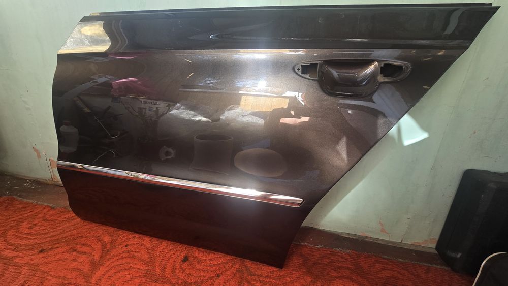 Левая задняя дверь VW CC