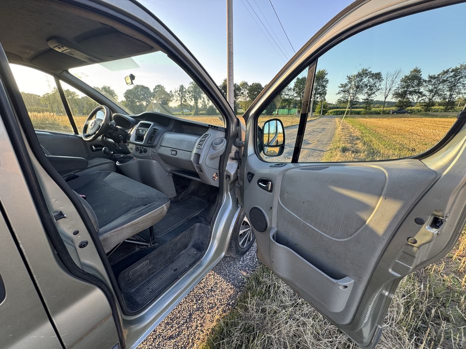 Opel Vivaro 9 os 2013 2.0 diesel manual long