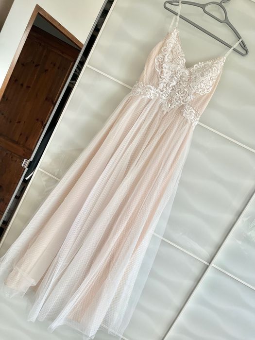 Suknia ślubna trochę księżniczka trochę prosta nude ecru rozmiar 38/40