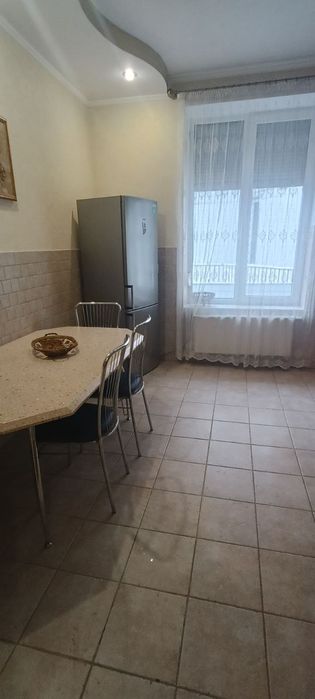 Оренда 2 кімн,центр/Пекарська