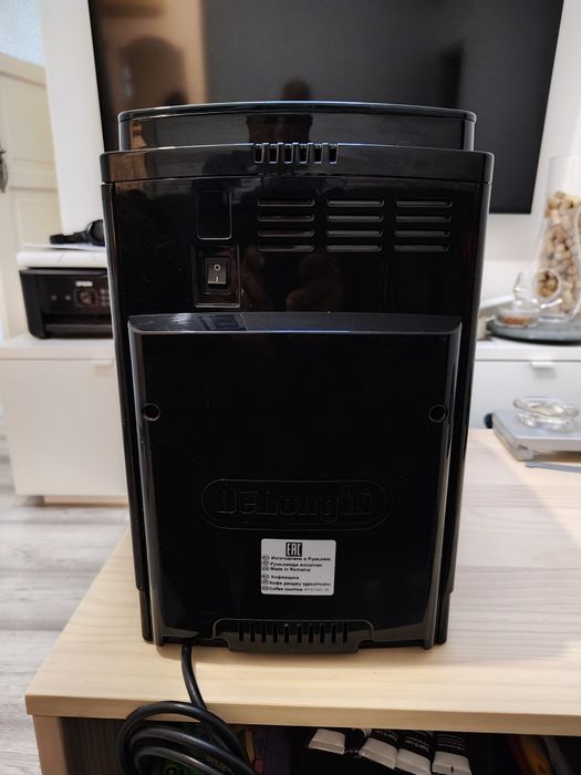 Máquina de café expresso delonghi