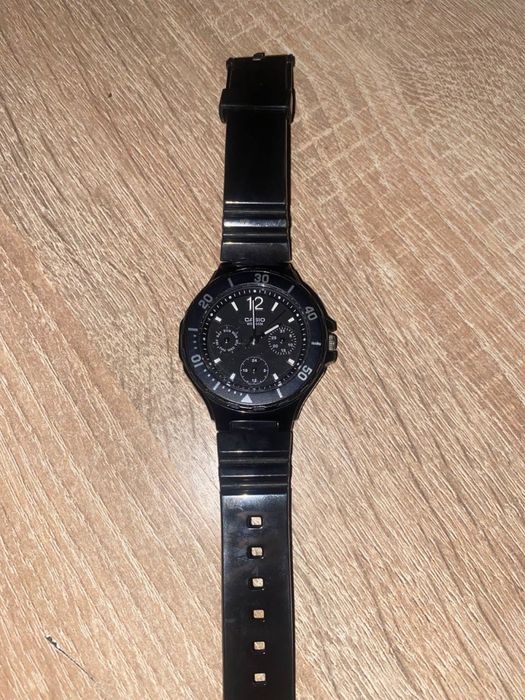 Продам часы Casio оригинальные